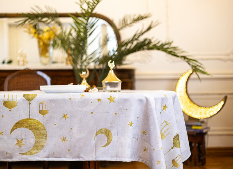 The Magical Golden crescents table cover (M)