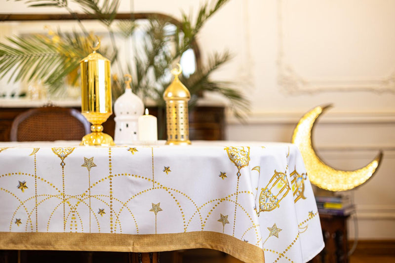 The Golden Chains and Lanterns table cover (M)