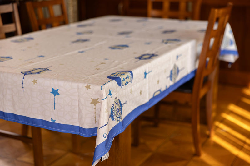 The Dangling blue lanterns table cover (M)