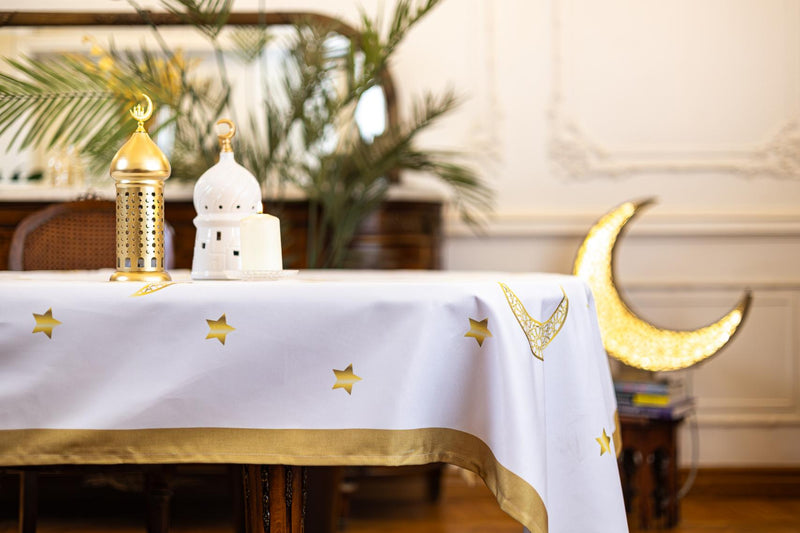 The Golden Fawanis and Crescents table cover