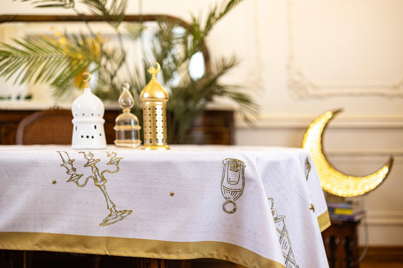 The Golden Palace table cover