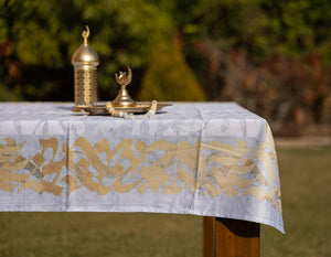 The Chic Caligraphy in grey table cover